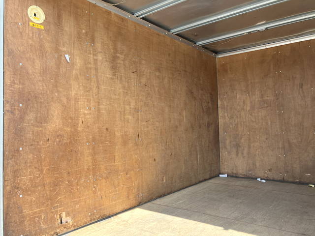 三菱ふそうキャンターガッツアルミバン小型（2t・3t）[写真13]