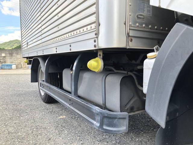 三菱ふそうキャンターガッツアルミバン小型（2t・3t）[写真19]