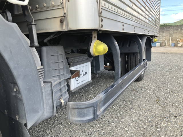 三菱ふそうキャンターガッツアルミバン小型（2t・3t）[写真20]