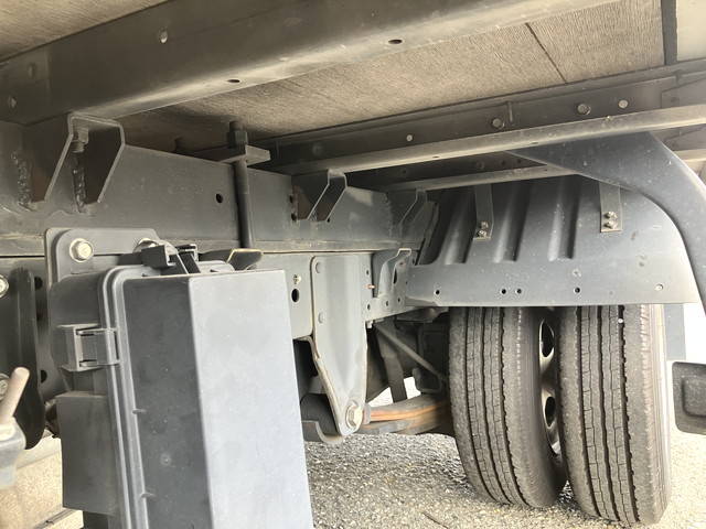 三菱ふそうキャンターガッツアルミバン小型（2t・3t）[写真23]