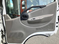 三菱ふそうキャンターガッツアルミバン小型（2t・3t）[写真30]