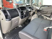 三菱ふそうキャンターガッツアルミバン小型（2t・3t）[写真31]