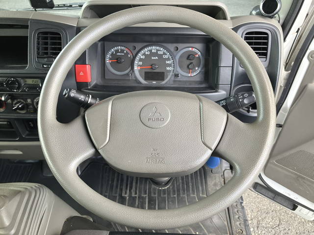 三菱ふそうキャンターガッツアルミバン小型（2t・3t）[写真35]