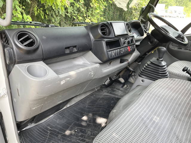 日野デュトロ平ボディ小型（2t・3t）[写真30]