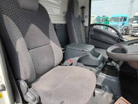 いすゞエルフ冷凍車（冷蔵車）小型（2t・3t）[写真24]