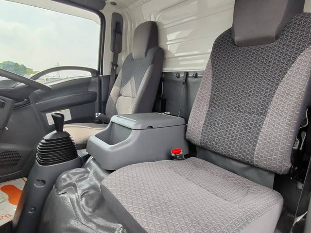 いすゞエルフ冷凍車（冷蔵車）小型（2t・3t）[写真24]