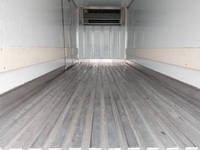 いすゞエルフ冷凍車（冷蔵車）小型（2t・3t）[写真08]