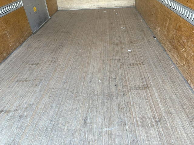 いすゞエルフアルミバン小型（2t・3t）[写真15]