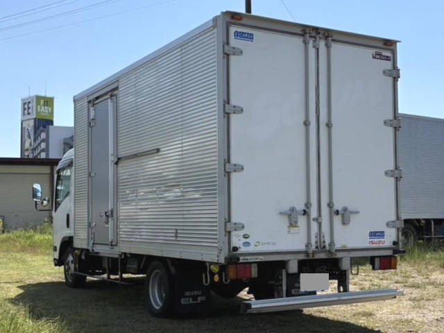 いすゞエルフアルミバン小型（2t・3t）[写真06]