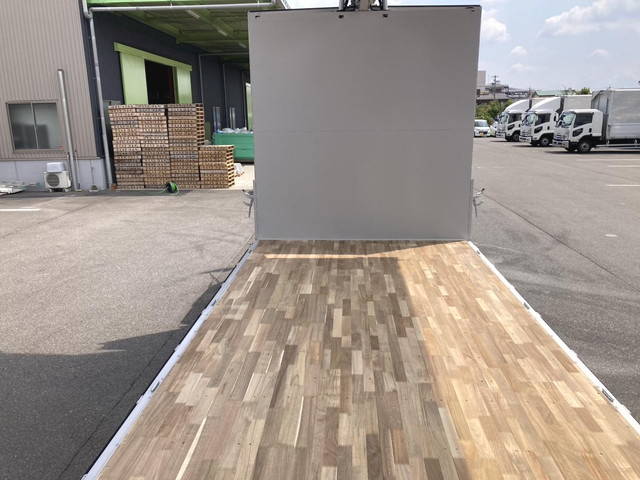 三菱ふそうファイターアルミウイング中型（4t）[写真12]