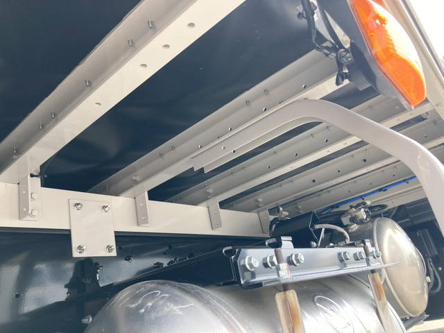 三菱ふそうファイターアルミウイング中型（4t）[写真19]