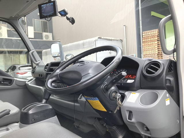 日野デュトロアルミバン小型（2t・3t）[写真18]