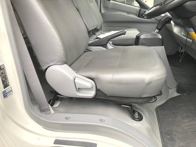 日野デュトロアルミバン小型（2t・3t）[写真19]