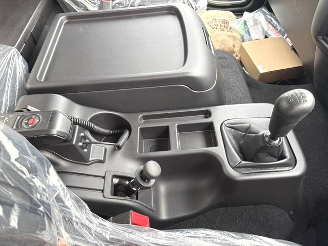 三菱ふそうファイターアルミウイング中型（4t）[写真14]