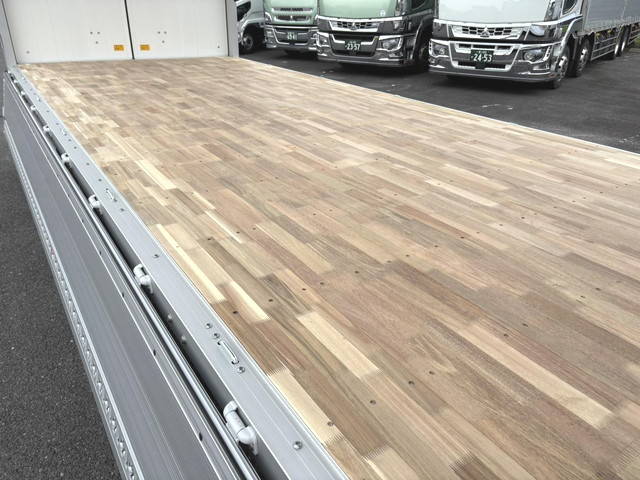 三菱ふそうファイターアルミウイング中型（4t）[写真17]