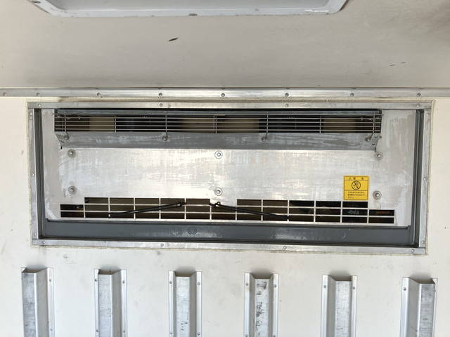 いすゞエルフ冷凍車（冷蔵車）小型（2t・3t）[写真17]