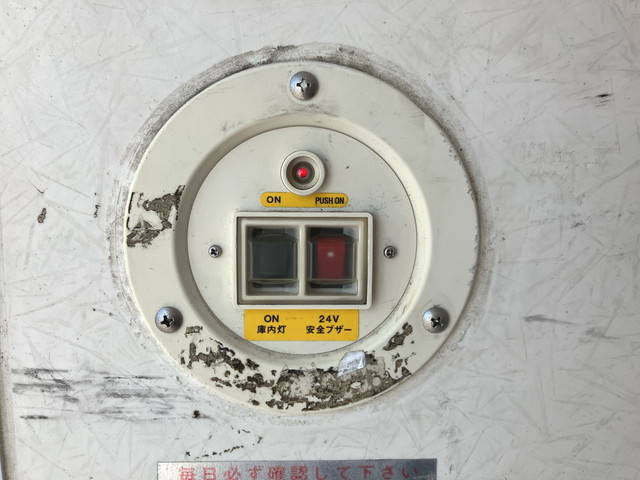 いすゞエルフ冷凍車（冷蔵車）小型（2t・3t）[写真18]