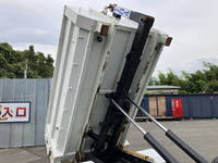 三菱ふそうキャンターコンテナ専用車小型（2t・3t）[写真17]