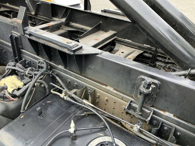 三菱ふそうキャンターコンテナ専用車小型（2t・3t）[写真21]