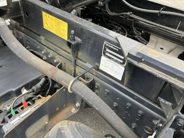 三菱ふそうキャンターコンテナ専用車小型（2t・3t）[写真22]