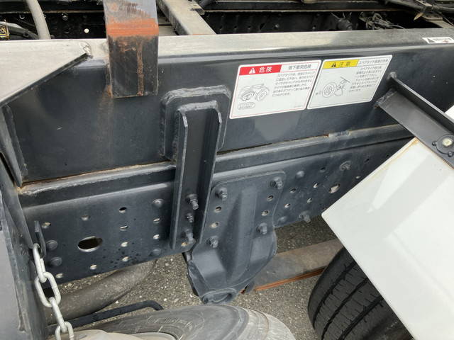 三菱ふそうキャンターコンテナ専用車小型（2t・3t）[写真23]