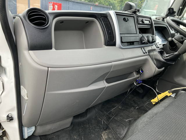 三菱ふそうキャンターコンテナ専用車小型（2t・3t）[写真31]