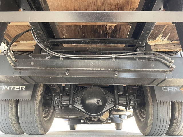 三菱ふそうキャンタークレーン5段小型（2t・3t）[写真23]