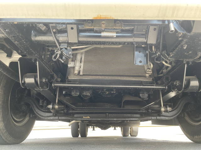 三菱ふそうキャンタークレーン5段小型（2t・3t）[写真24]