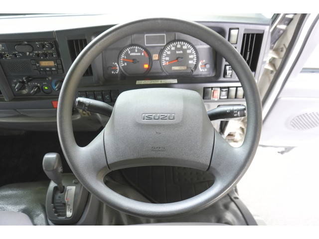 いすゞエルフパネルバン小型（2t・3t）[写真32]
