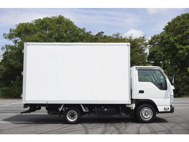 いすゞエルフパネルバン小型（2t・3t）[写真04]