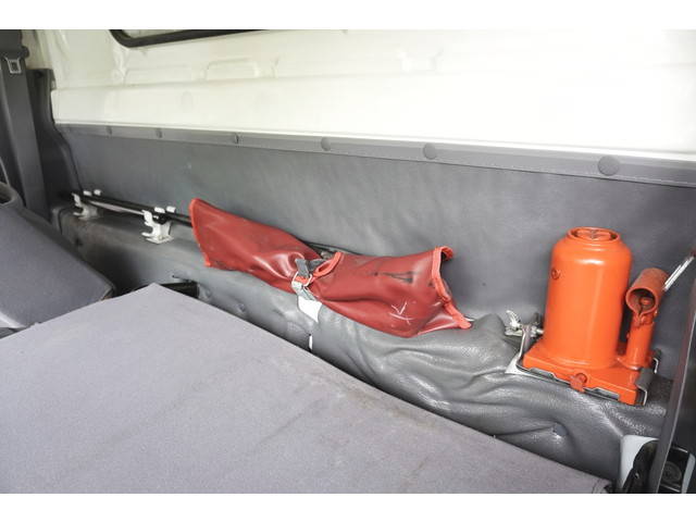 いすゞエルフパネルバン小型（2t・3t）[写真40]