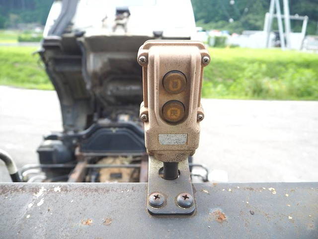 いすゞフォワードセーフティローダー増トン（6t・8t）[写真23]