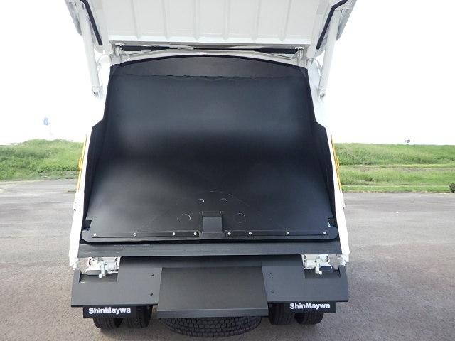 日野レンジャーパッカー車（塵芥車）中型（4t）[写真12]