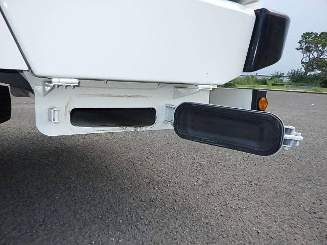 日野レンジャーパッカー車（塵芥車）中型（4t）[写真14]