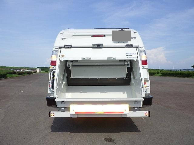 日野レンジャーパッカー車（塵芥車）中型（4t）[写真05]