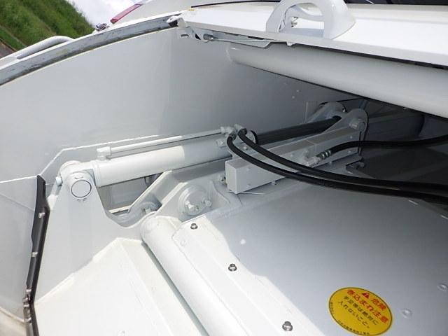 日野レンジャーパッカー車（塵芥車）中型（4t）[写真08]