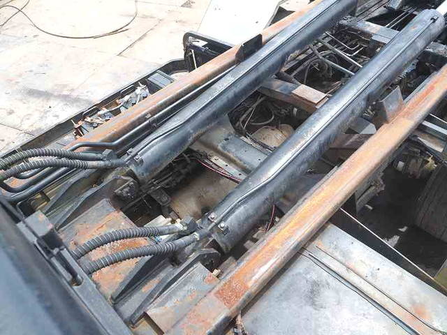 三菱ふそうスーパーグレートコンテナ専用車大型（10t）[写真28]