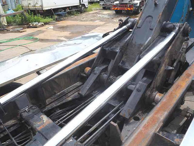 三菱ふそうスーパーグレートコンテナ専用車大型（10t）[写真29]