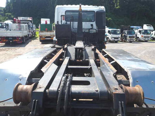 三菱ふそうスーパーグレートコンテナ専用車大型（10t）[写真09]