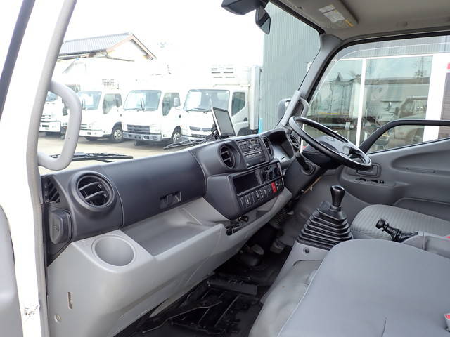 日野デュトロアルミバン小型（2t・3t）[写真28]