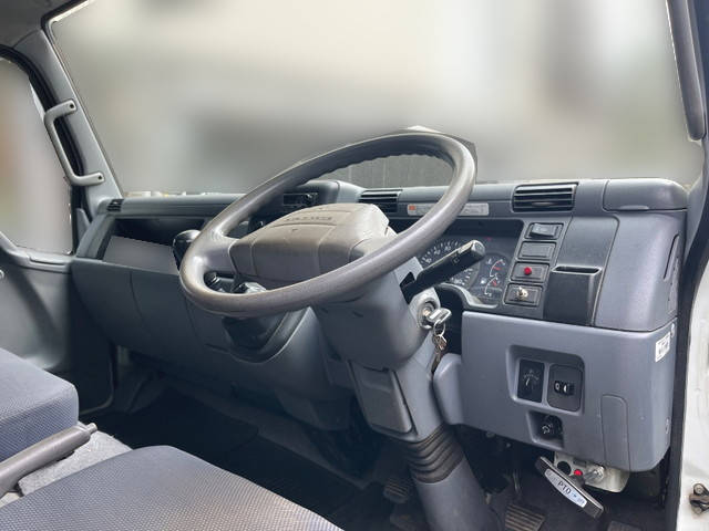 三菱ふそうキャンタークレーン6段小型（2t・3t）[写真33]