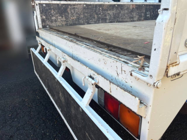 三菱ふそうキャンタークレーン6段小型（2t・3t）[写真09]