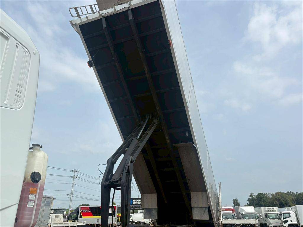 三菱ふそうスーパーグレート深ダンプ（土砂禁ダンプ）大型（10t）[写真12]