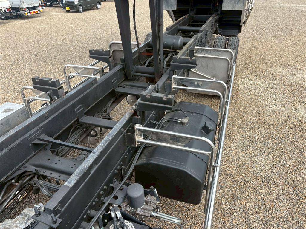 三菱ふそうスーパーグレート深ダンプ（土砂禁ダンプ）大型（10t）[写真14]