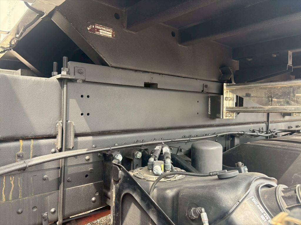 三菱ふそうスーパーグレート深ダンプ（土砂禁ダンプ）大型（10t）[写真16]