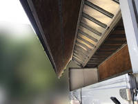 UDトラックスクオンアルミウイング大型（10t）[写真11]