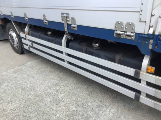 UDトラックスクオンアルミウイング大型（10t）[写真19]