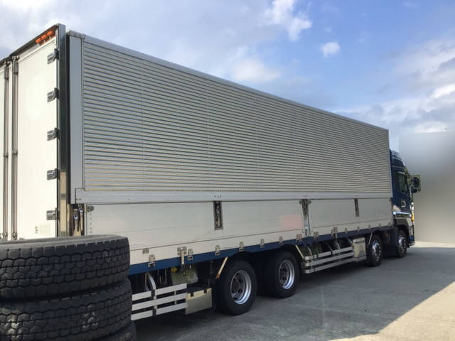 UDトラックスクオンアルミウイング大型（10t）[写真02]