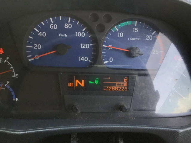 UDトラックスクオンアルミウイング大型（10t）[写真34]