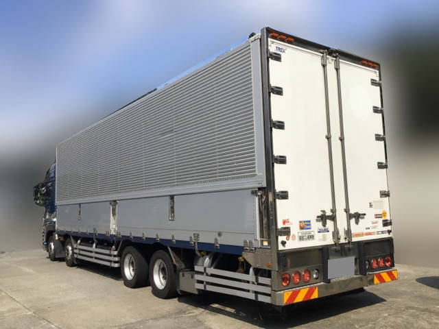 UDトラックスクオンアルミウイング大型（10t）[写真04]